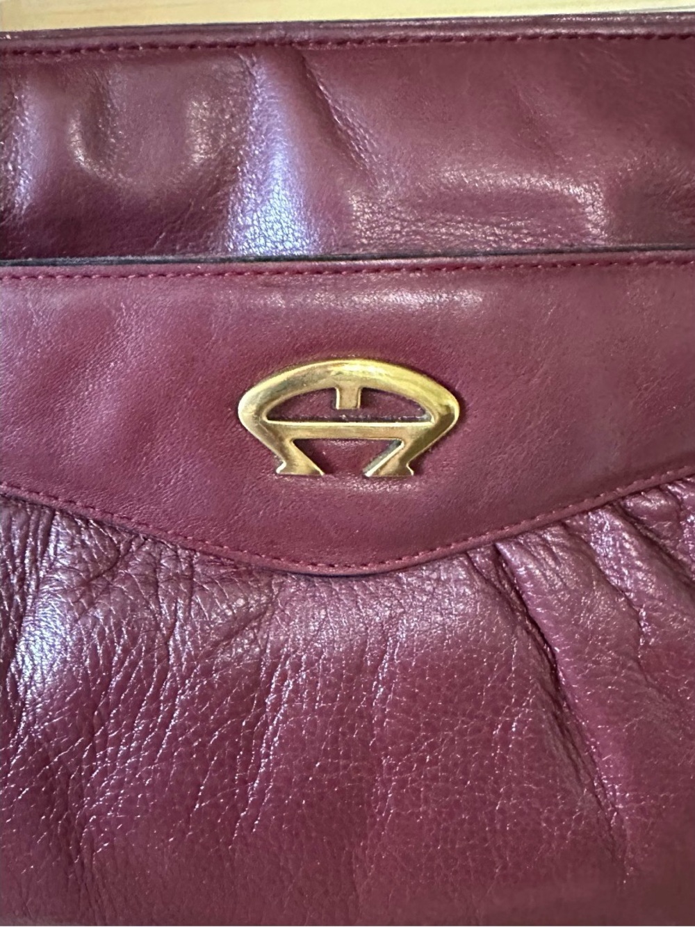 Vintage Etienne Aigner Classic Dark Burgundy Oxblood Red Leather Shoulder Bag - Picture 7 of 9
